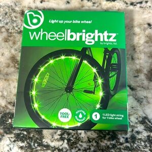 Wheelbrightz NWT LED green bike wheel lights. never opened